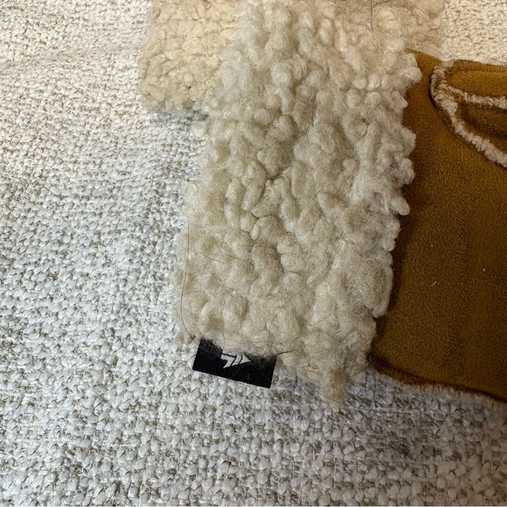 Brown Shearling And Suede Mittens - Picture 9 of 9